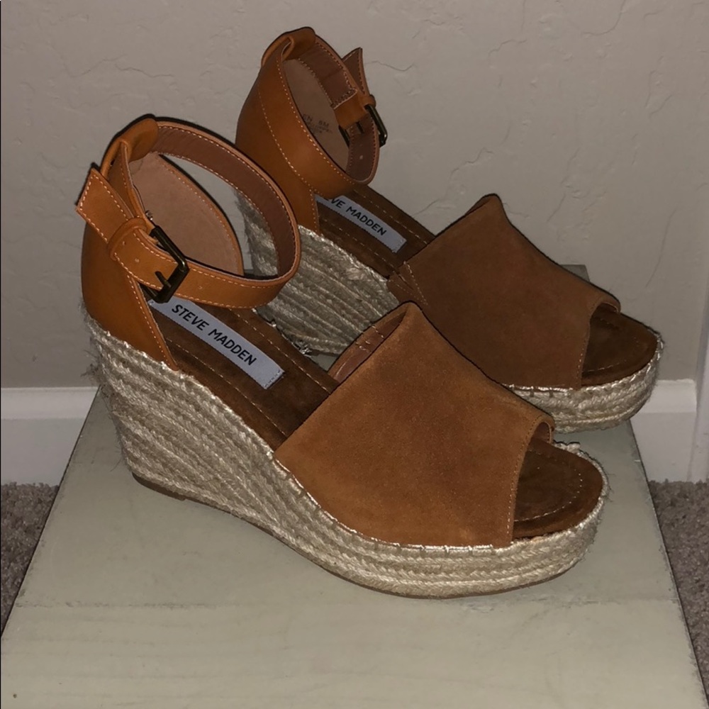 Steve Madden tan suede and hemp bottom wedges sz 8